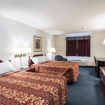 Q Express Inn&Suites Mineral Wells Extérieur photo