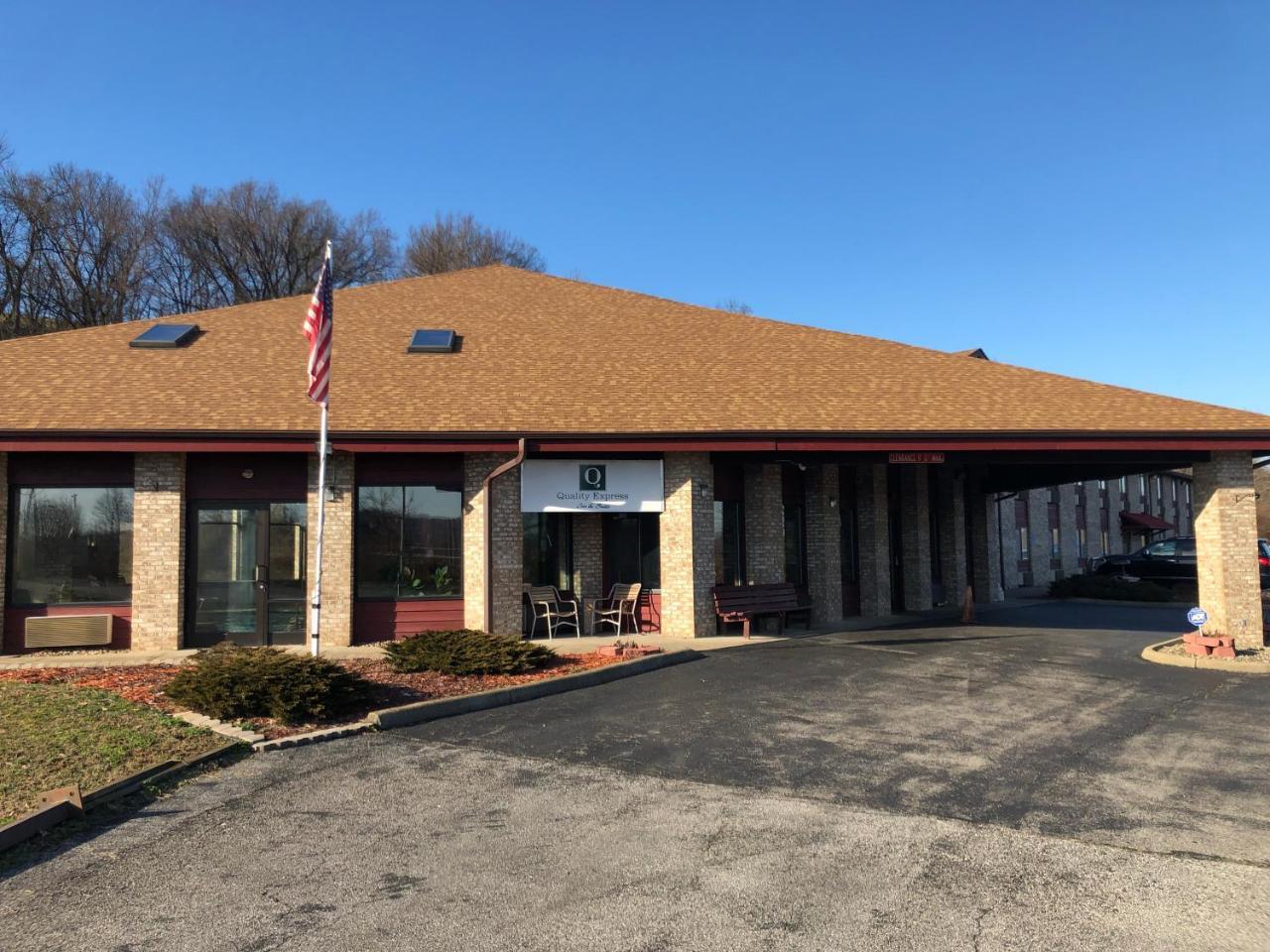 Q Express Inn&Suites Mineral Wells Extérieur photo