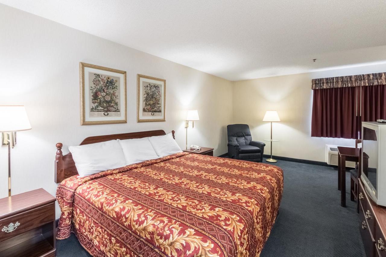 Q Express Inn&Suites Mineral Wells Extérieur photo