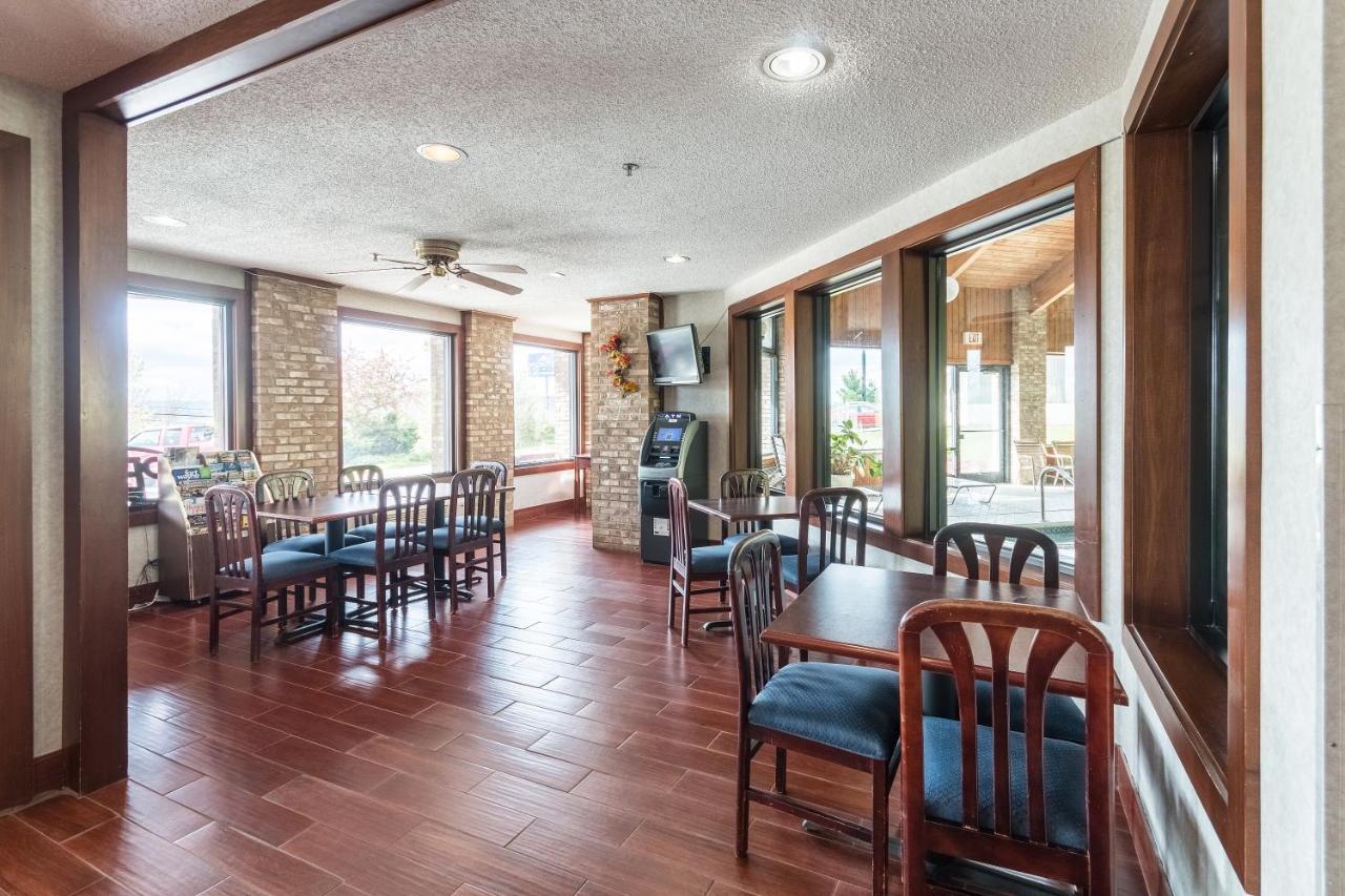 Q Express Inn&Suites Mineral Wells Extérieur photo