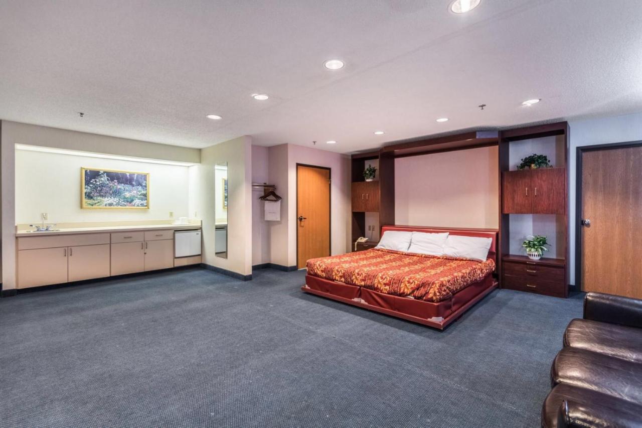 Q Express Inn&Suites Mineral Wells Extérieur photo