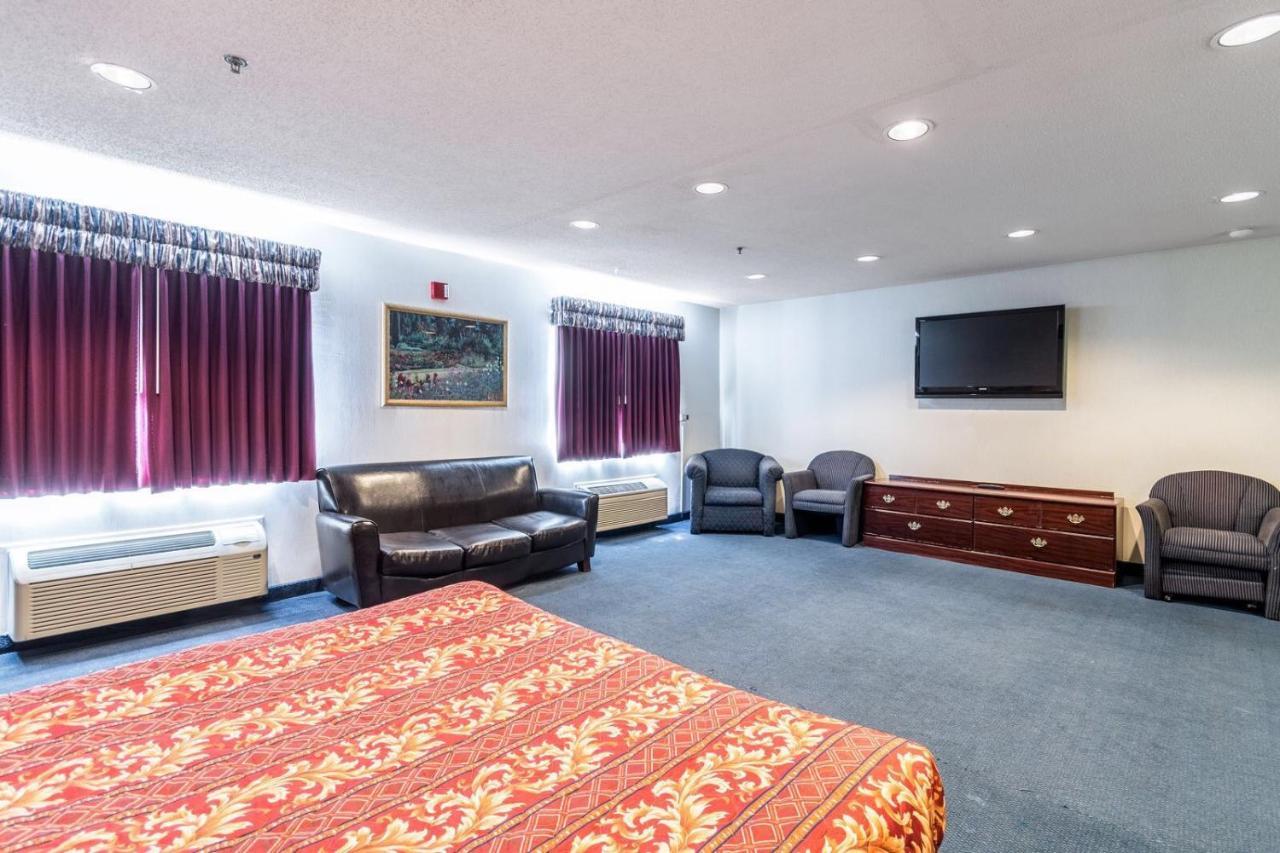 Q Express Inn&Suites Mineral Wells Extérieur photo